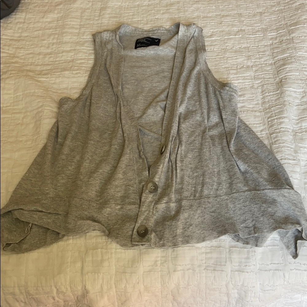 AE light grey soft vest